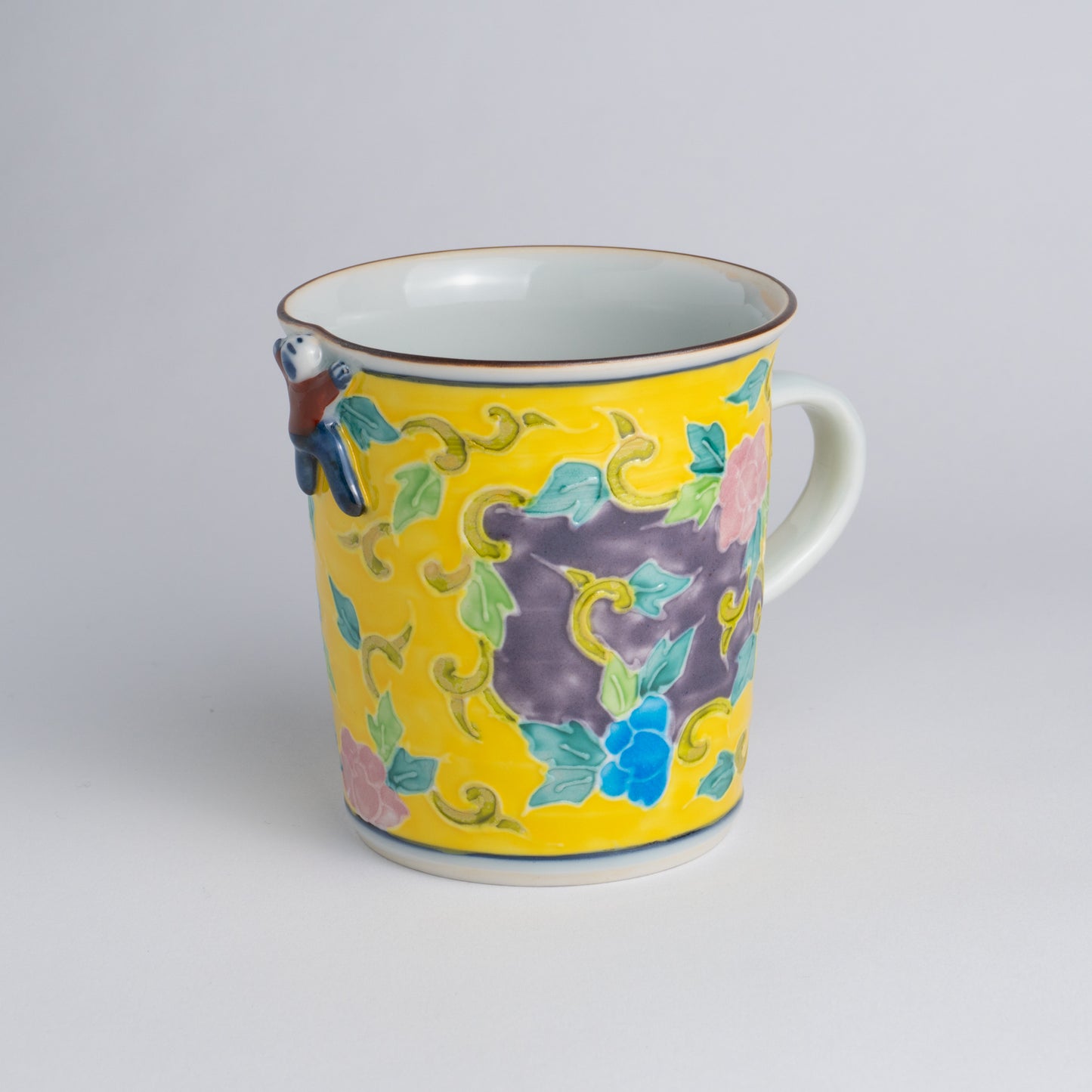 Mug -Yellow  base Kochi"交趾" Ikkanjin"一閑人" Arabesque Red