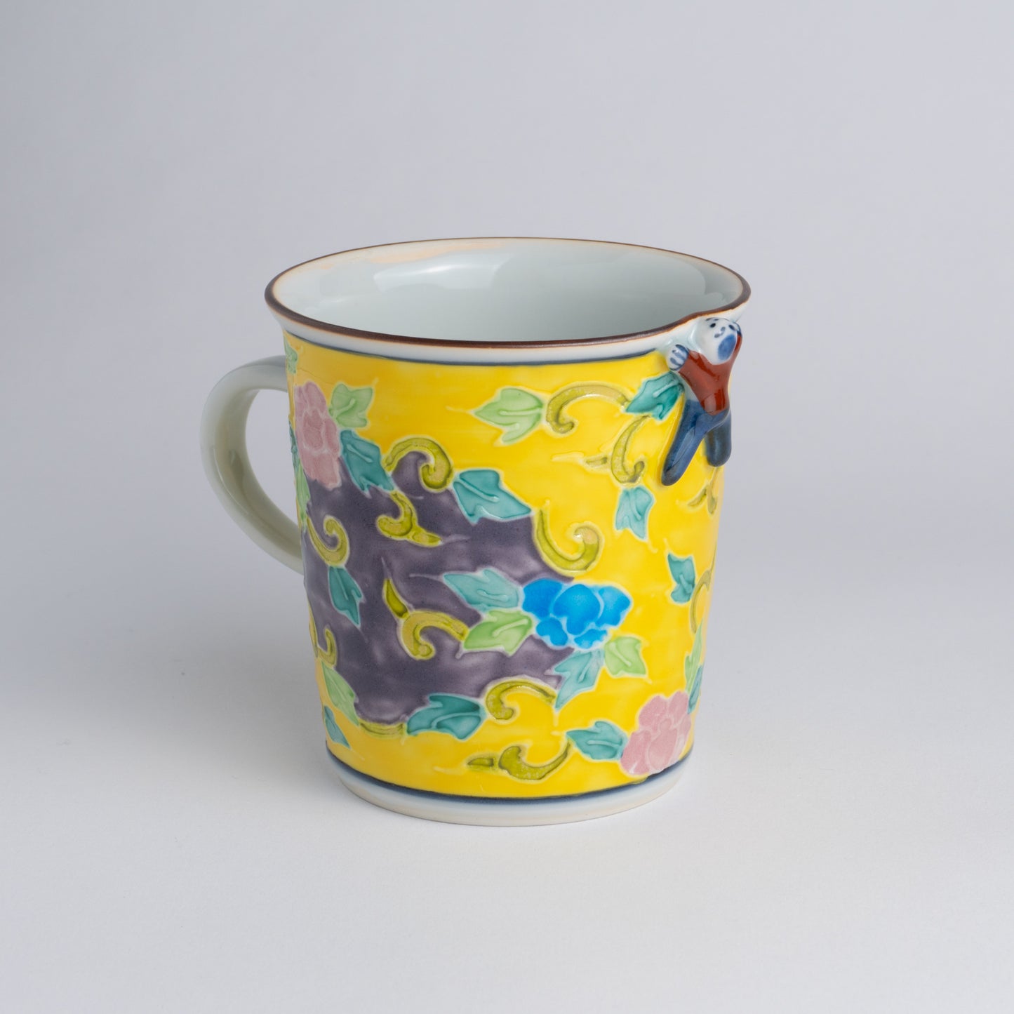 Mug -Yellow  base Kochi"交趾" Ikkanjin"一閑人" Arabesque Red