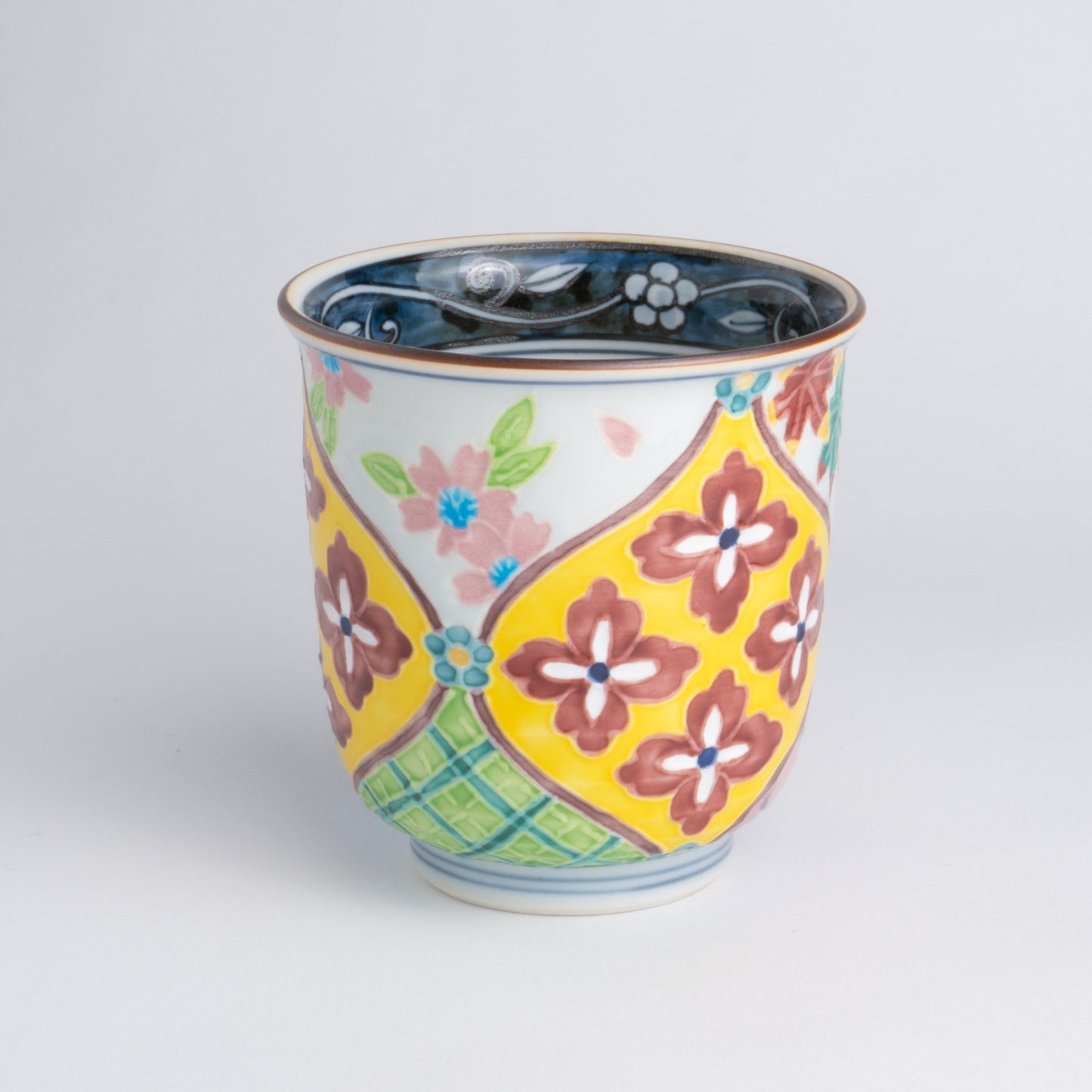 Tea cup - Noble pattern flower red