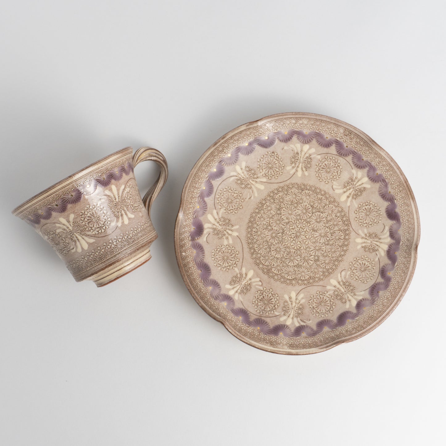 Coffee cup and saucer Shisaikamon"紫彩華紋"  A