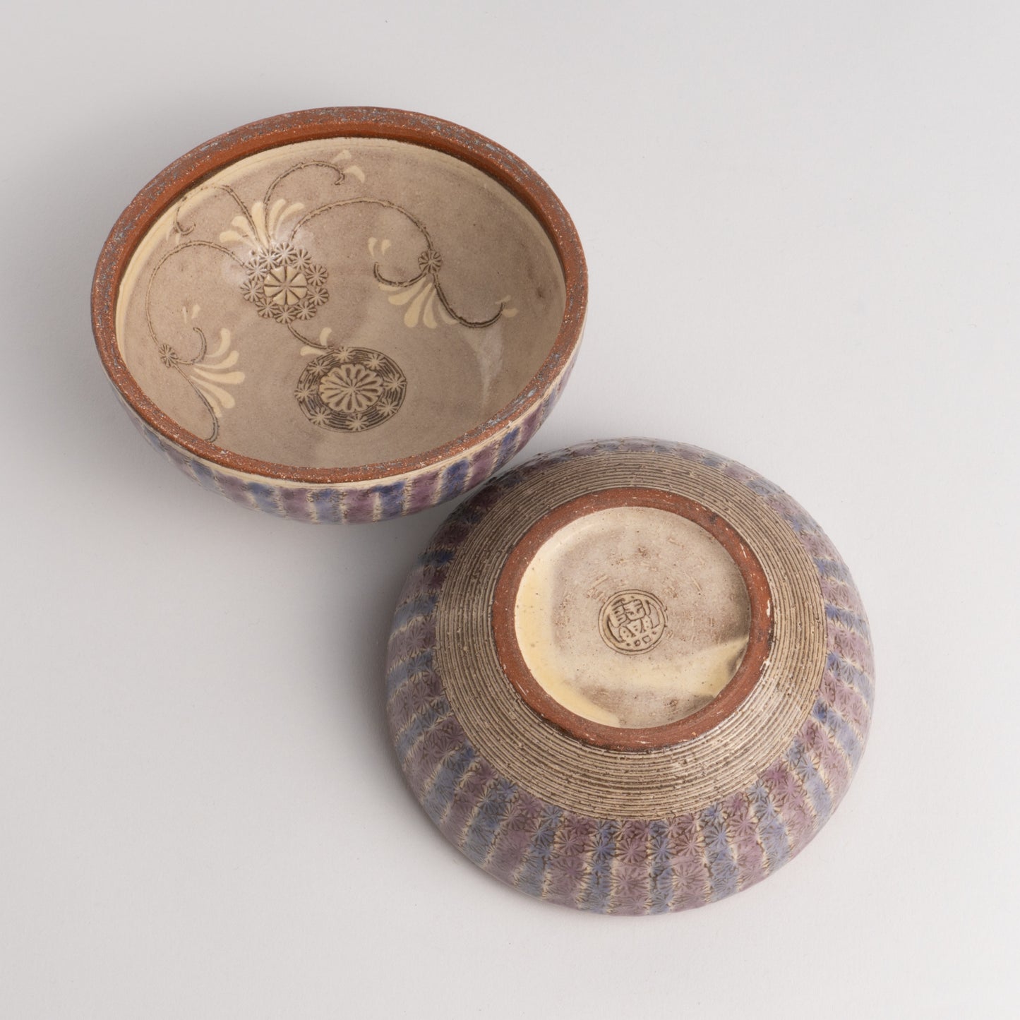 Bonbonnière (a decorative candy box) Shisaikamon"紫彩華紋" 