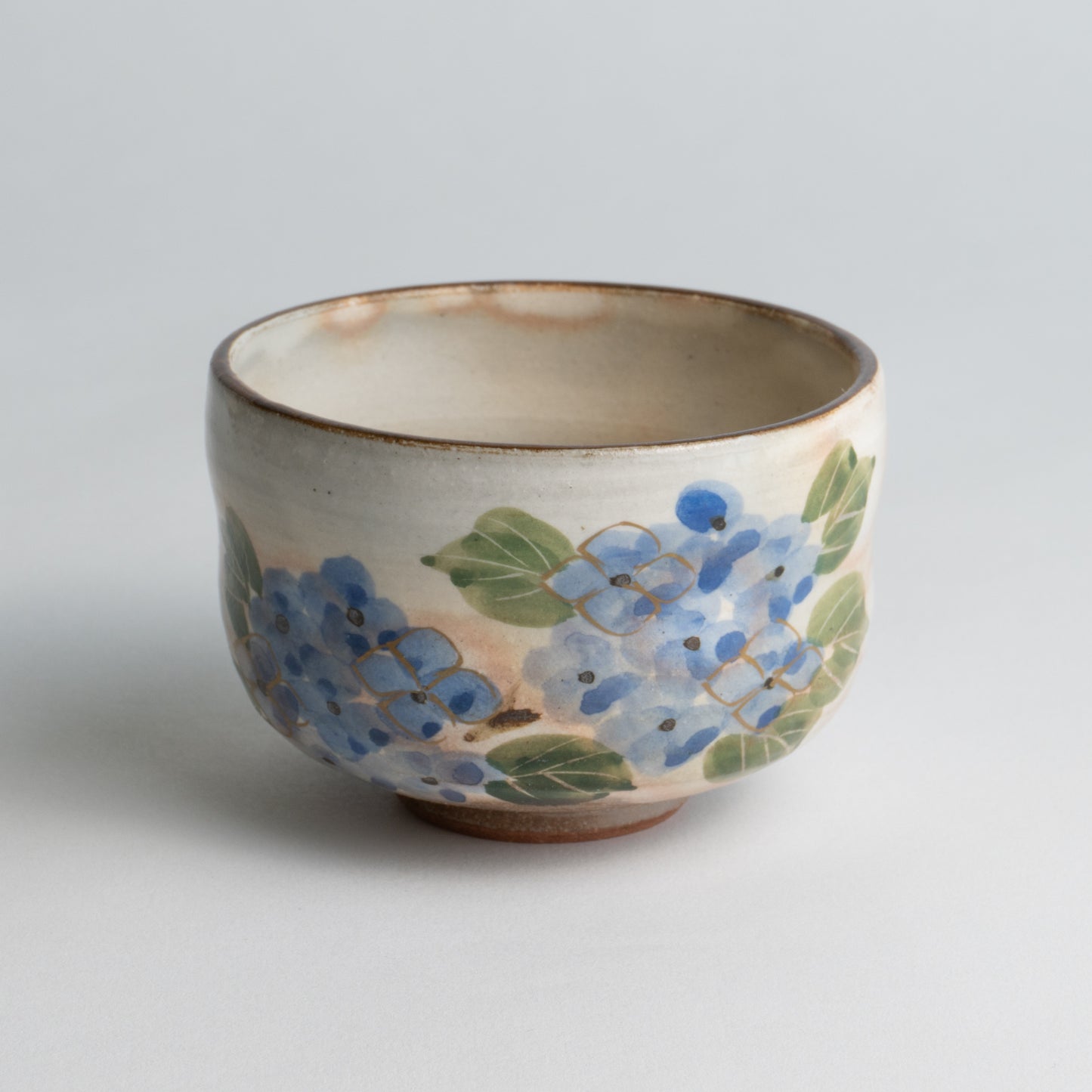 Small teabowl Waka "和歌"  hydrangea