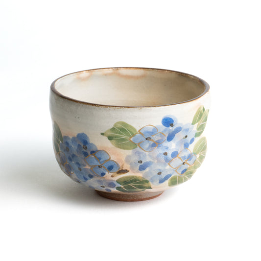 Small teabowl Waka "和歌"  hydrangea by Shunzan-Kiln