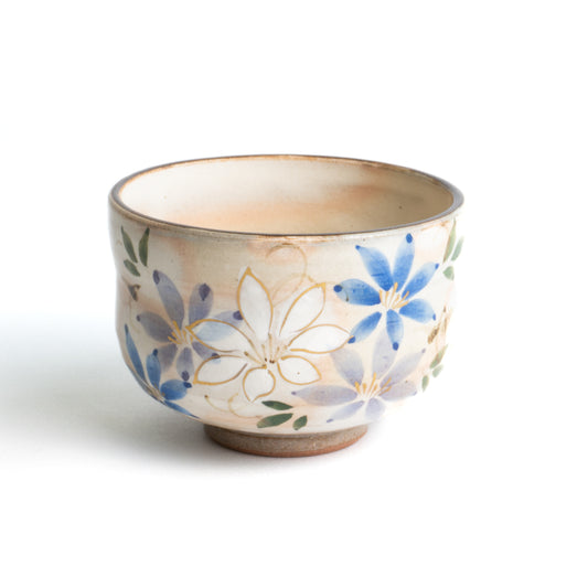 Small teabowl Waka "和歌" Clematis by Shunzan-Kiln