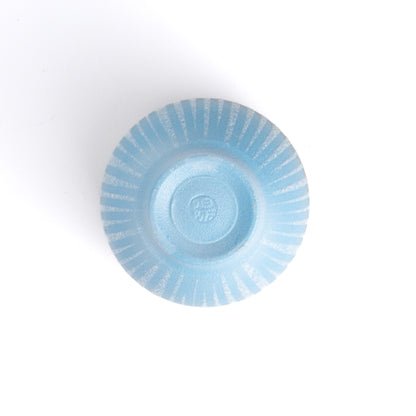 Petal shaped teacup - Glazed and painted, sky blue by Youtaro Takemura