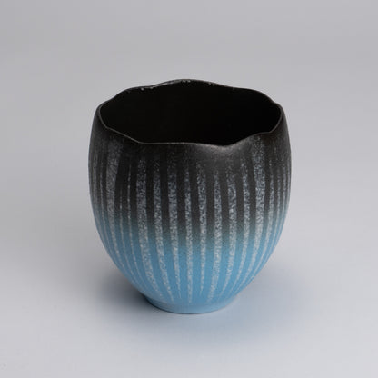 Petal-shaped teacup - Glazed and painted, sky blue