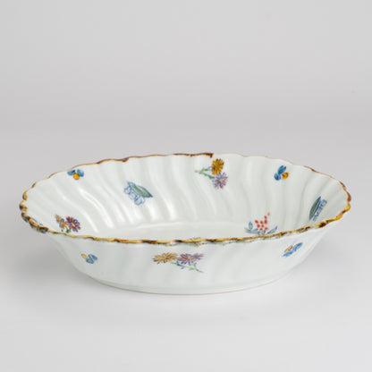 Oval bowl - seasonal flowers