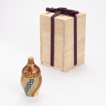 Small vase-Hanasatsuma"華薩摩" gold brocade twisted small pattern