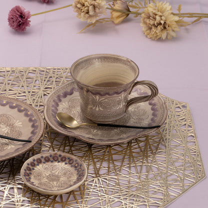 Coffee cup and saucer Shisaikamon"紫彩華紋"  A