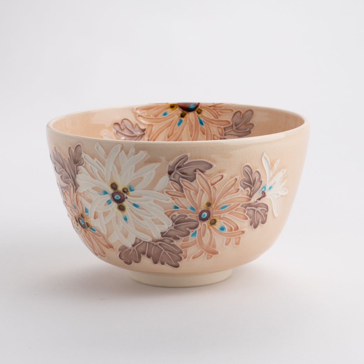 Matcha bowl, pale peach, chrysanthemum, Ichino Yamamoto 