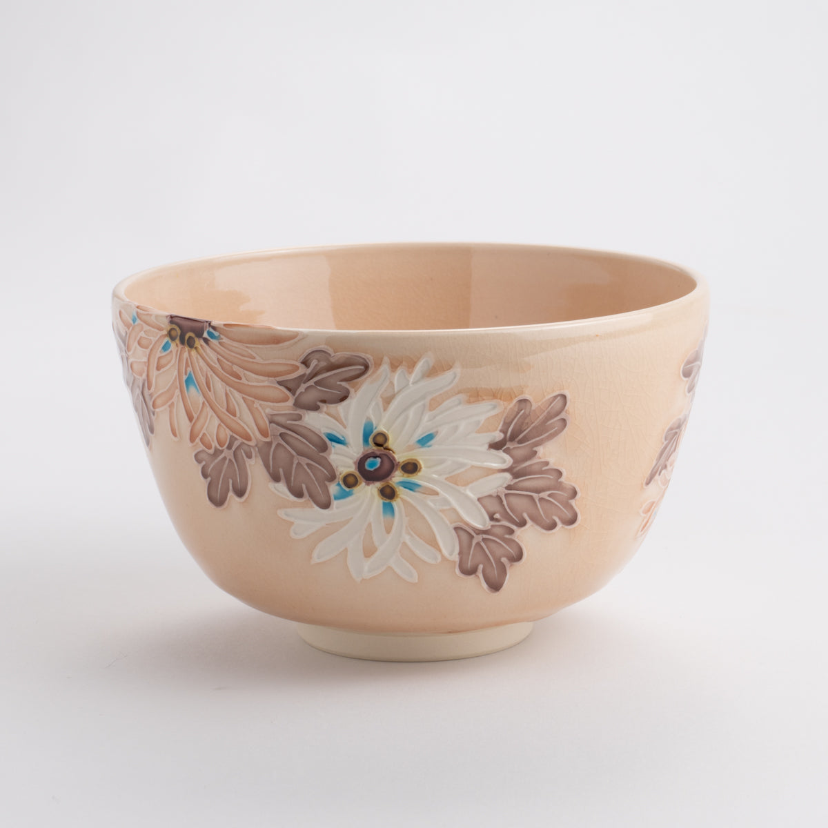 Matcha bowl, pale peach, chrysanthemum, Ichino Yamamoto 