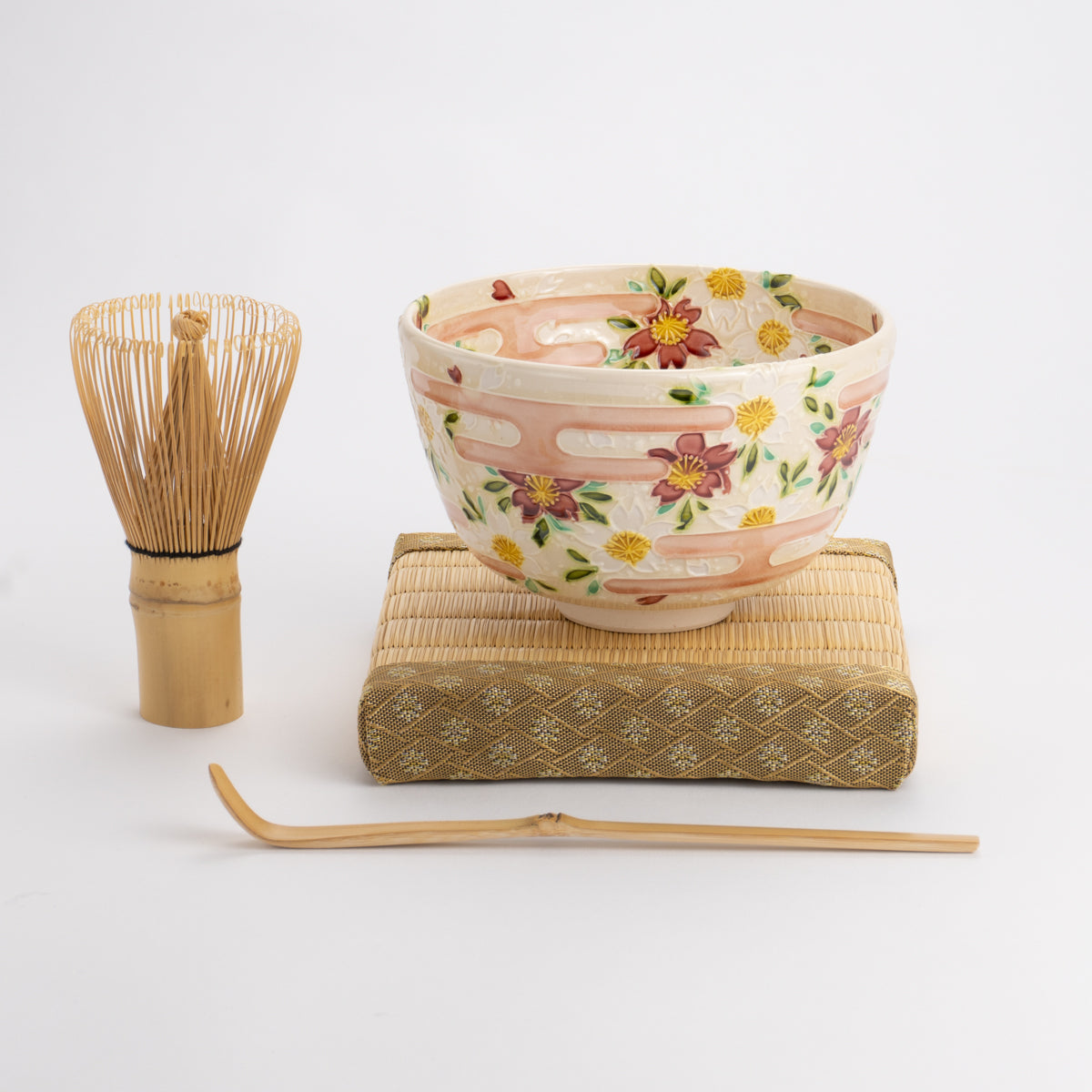 Matcha bowl, pale pink, Kochi, cherry blossoms and haze, Yamamoto Kazunari 