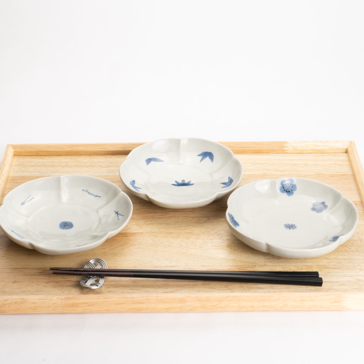 Small Plate -Blue and White Plum by Nagata studio