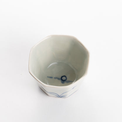 Soba cup - Blue and white Susuki by Nagata studio