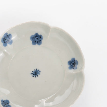 Small Plate -Blue and White Plum by Nagata studio