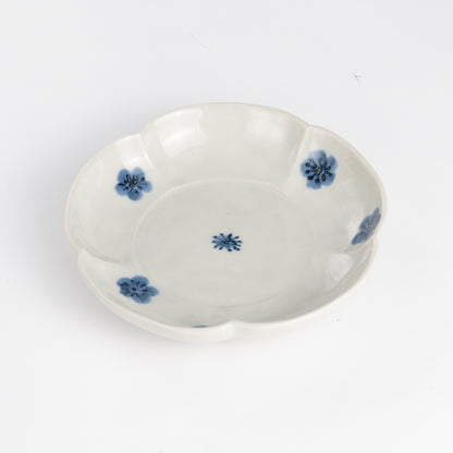 Small Plate -Blue and White Plum by Nagata studio