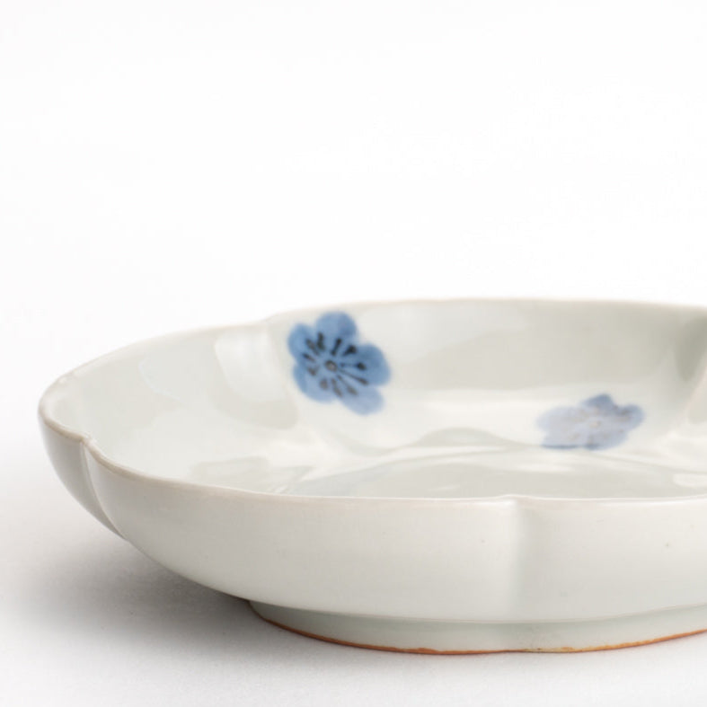 Small Plate -Blue and White Plum by Nagata studio