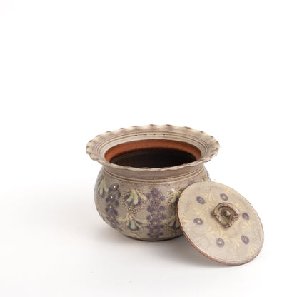 Small lidded container-Shisaikamon"紫彩華紋" by Touraku-Kiln 