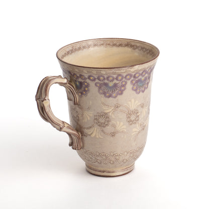 Mug with purple flower pattern 2D by Torakugama 