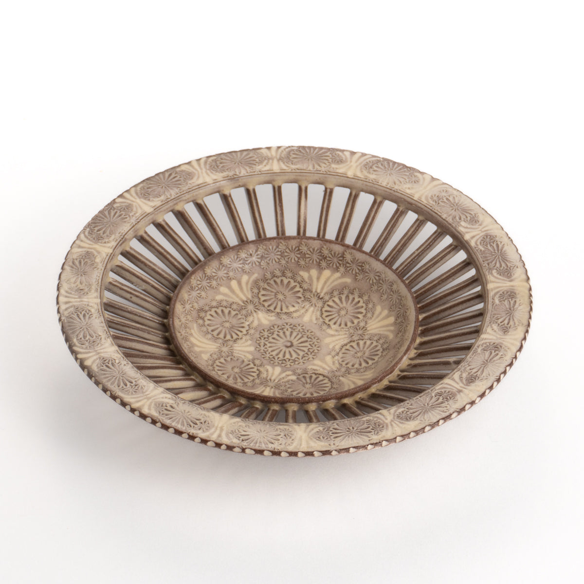 Openwork small plate, Murasaki Mishima, Torakugama 